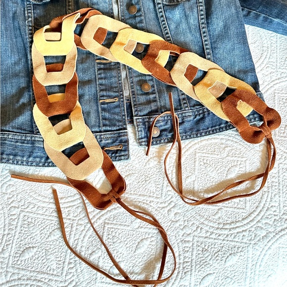 Vintage 1970’s Suede Leather Link Chain Tie Belt Retro Boho Vibes - Picture 2 of 13